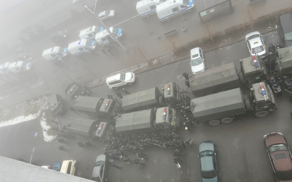 reuters-rosoi-alexiptotistes-mpikan-sto-kazakstan0