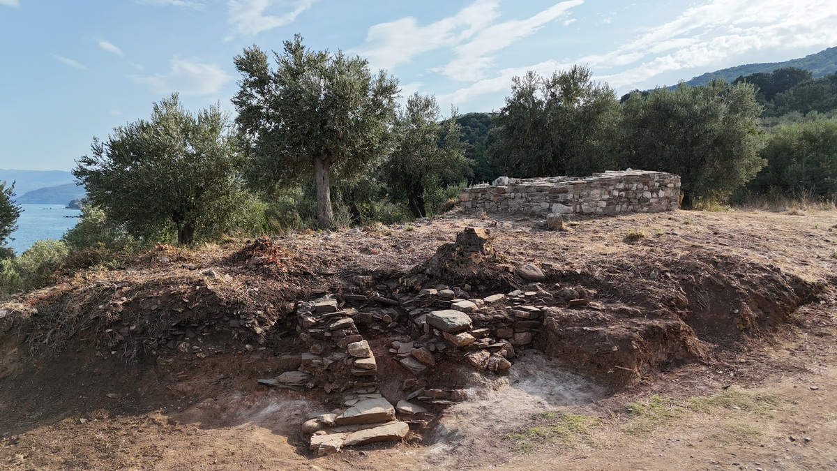 agiokampos-2025-ellinistika-ktiria-1